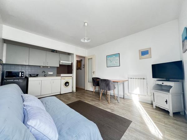 AU POULIGUEN – Studio Lumineux avec Balcon & Cave