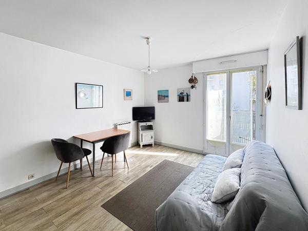 AU POULIGUEN – Studio Lumineux avec Balcon & Cave