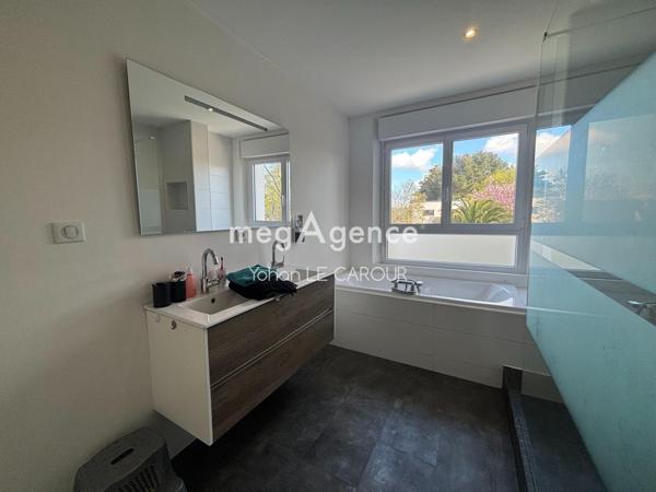 Maison à Riantec, 56670 - 6 pièces 190m²