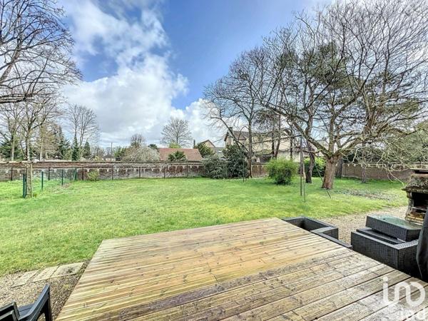 Maison 8 pièces de 156 m² à Saint-Aubin-lès-Elbeuf (76410)