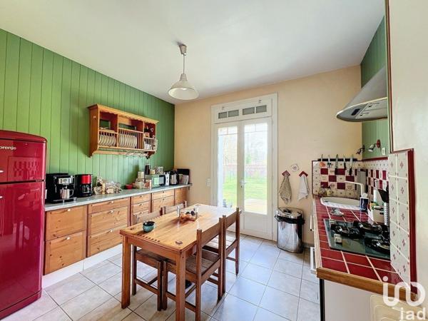 Maison 8 pièces de 156 m² à Saint-Aubin-lès-Elbeuf (76410)