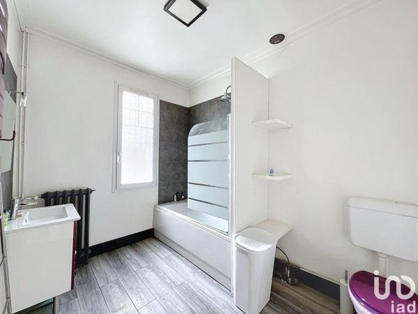 Maison 8 pièces de 156 m² à Saint-Aubin-lès-Elbeuf (76410)