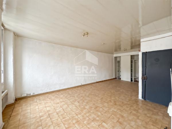 A VENDRE 2 appartements situé au premier étage de l'immeuble 13010 Marseille