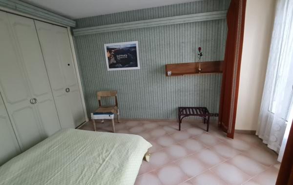 Vente Immeuble 3 logements + 2 locaux commerciaux à rénover Bourg-saint-andeol   