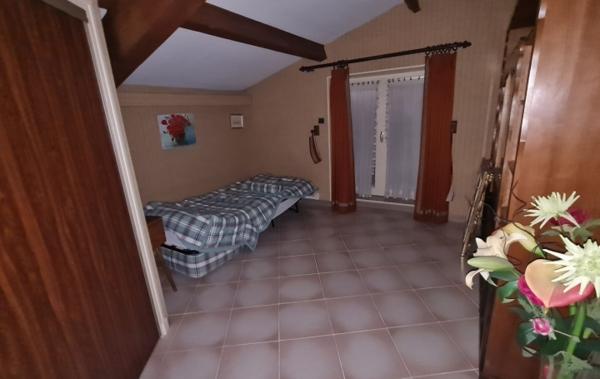 Vente Immeuble 3 logements + 2 locaux commerciaux à rénover Bourg-saint-andeol   