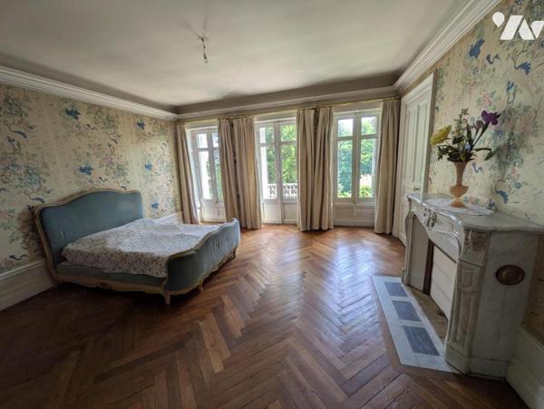 Maison de maître avec dépendances 