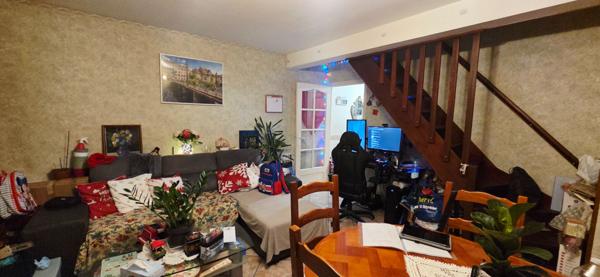 Charmant de 2 pièces à Étampes avec box et une cave.