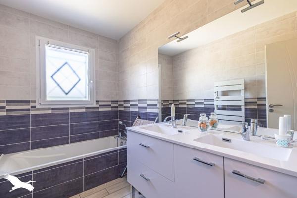 Maison à vendre 328 290 € Tonnay-Charente 5 p 104 m² DPE A
