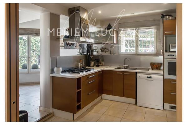 Magnifique Maison Ancienne Atypique au Charme Inégalé - Aucun Travaux à Prévoir