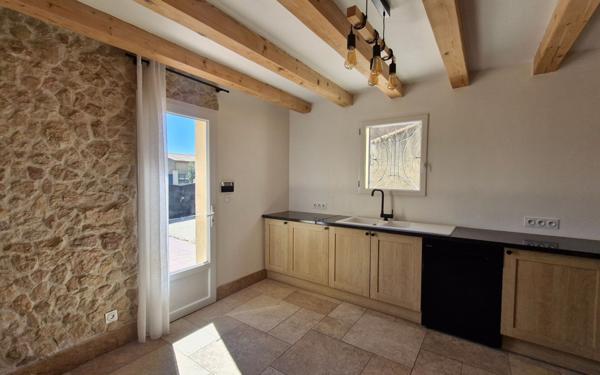 Maison à vendre    5 pièces •  Rochefort-du-Gard