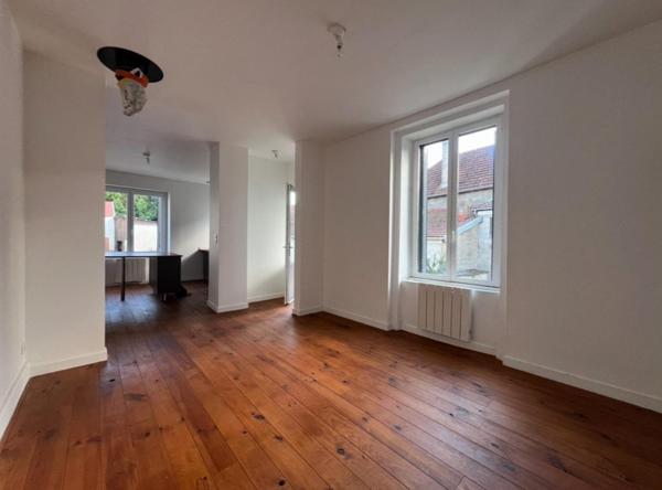 Maison 90m² avec séjour lumineux à l’étage