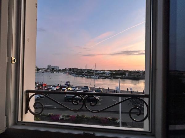 MURS ET FDC à vendre SAINT GILLES CROIX DE VIE (85)