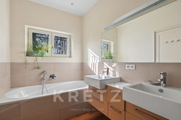 Maison de famille dans une allée privée