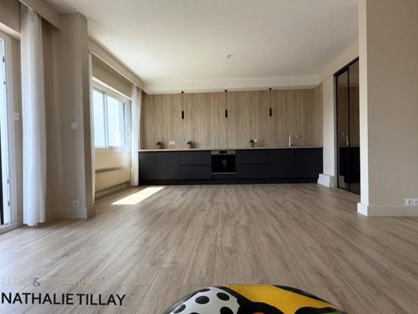 Orleans, Appartement a vendre, rénové avec balcon sud et ascenseur , 2 chambres