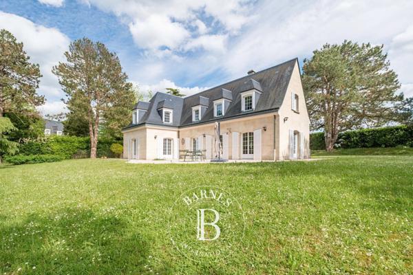 Noisy-le-Roi, Maison 5 Chambres -  215 m² à vendre