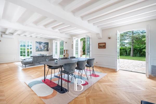 Noisy-le-Roi, Maison 5 Chambres -  215 m² à vendre