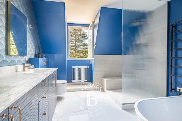 Noisy-le-Roi, Maison 5 Chambres -  215 m² à vendre