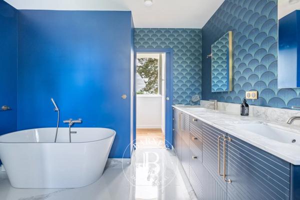 Noisy-le-Roi, Maison 5 Chambres -  215 m² à vendre