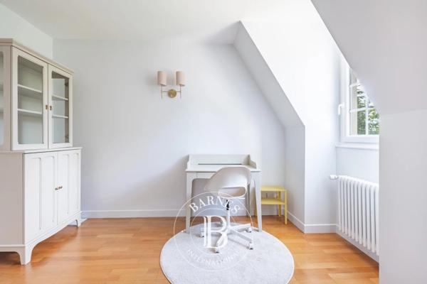 Noisy-le-Roi, Maison 5 Chambres -  215 m² à vendre