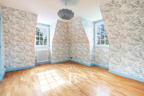 Noisy-le-Roi, Maison 5 Chambres -  215 m² à vendre