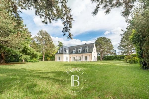 Noisy-le-Roi, Maison 5 Chambres -  215 m² à vendre