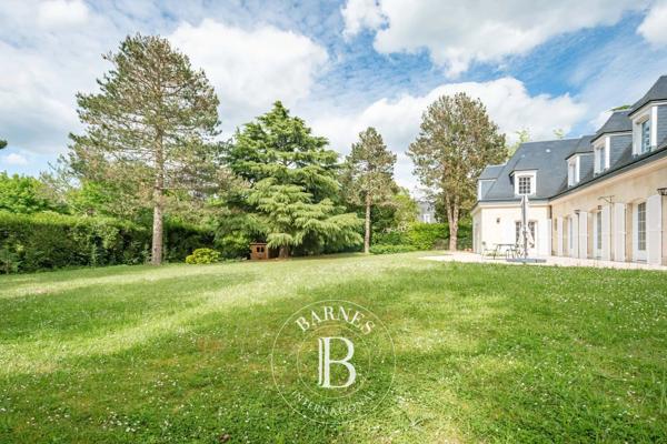 Noisy-le-Roi, Maison 5 Chambres -  215 m² à vendre