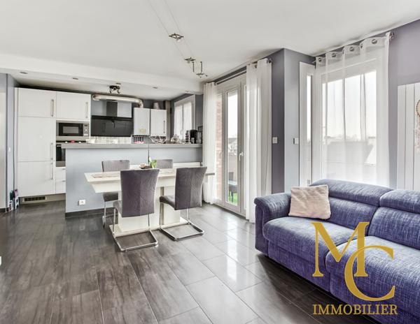 Maurepas (78310) APPARTEMENT / DERNIER ETAGE / CENTRE-VILLE / GARE