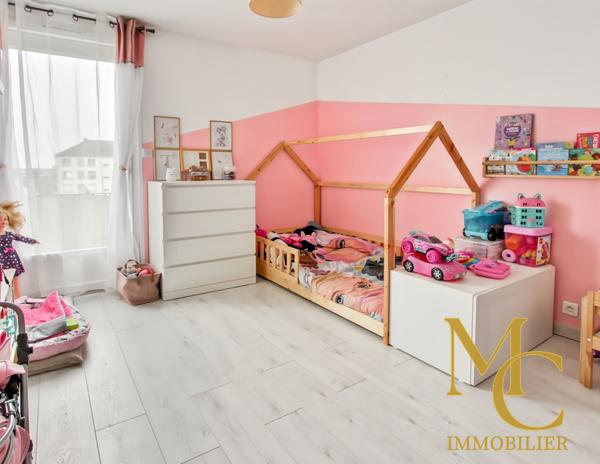 Maurepas (78310) APPARTEMENT / DERNIER ETAGE / CENTRE-VILLE / GARE