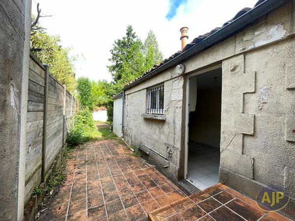 Vente maison Saintes : 143 000 € - AJP Immobilier Saintes