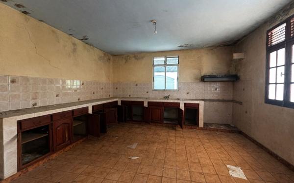 Maison à vendre    6 pièces •  Capesterre-Belle-Eau