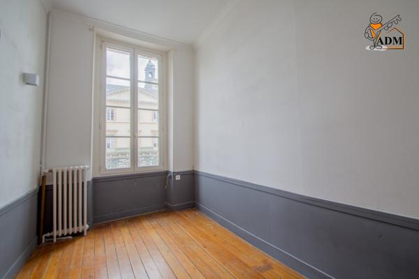 Immeuble
                                                                                                                                                
                                                                                                                                                
                                                                                                                                                
                                                    
                                                                                                                                                                                                                                                                                                                        167  m²                                                                                                                                                                                                         2 etage(s)