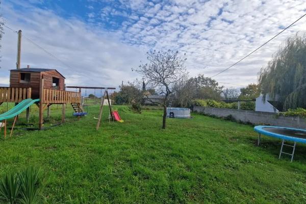 Maison en pierre à Longué-Jumelles