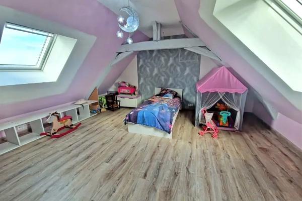 Maison en pierre à Longué-Jumelles