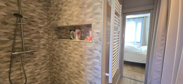 Maison de ville de type  6, avec piscine privative et garage