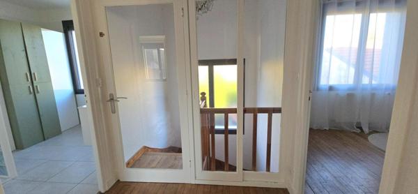 Maison de ville de type  6, avec piscine privative et garage