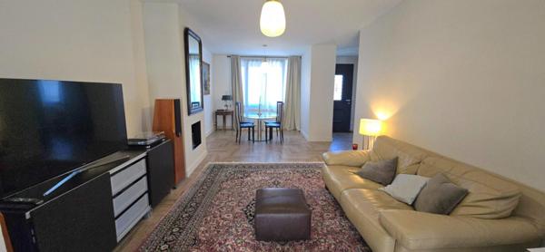 Maison de ville de type  6, avec piscine privative et garage