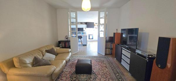 Maison de ville de type  6, avec piscine privative et garage