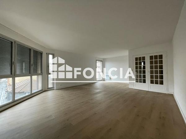 Location Appartement 2 pièces 68 m² - 9 RUE DES CAPUCINS Reims 51100
