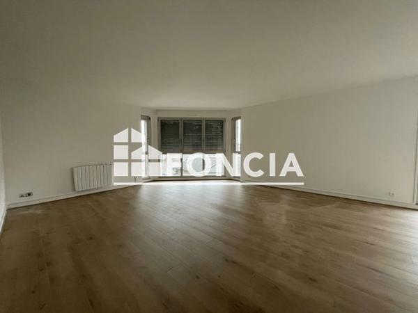 Location Appartement 2 pièces 68 m² - 9 RUE DES CAPUCINS Reims 51100