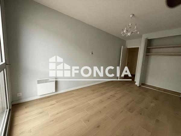 Location Appartement 2 pièces 68 m² - 9 RUE DES CAPUCINS Reims 51100