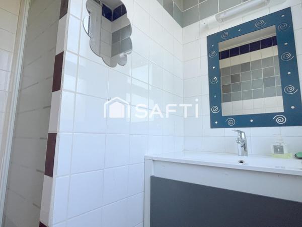 Traversant Est-Ouest, Résidence familiale arborée