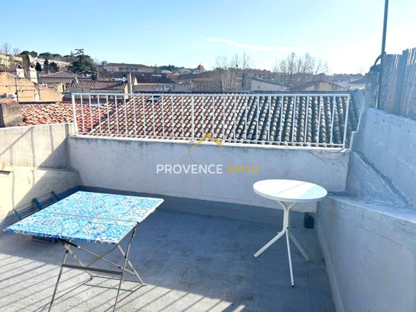 Salon-de-Provence (13300) Immeuble - 2 Studios + Caves + Buanderie + Terrasse