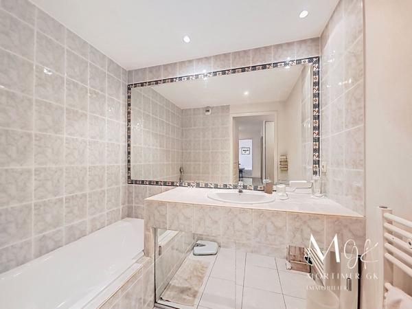 Appartement à SAINT ROMAN DE BELLET (06200)