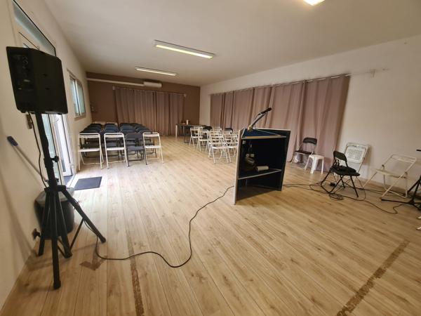 Quartier Limoux – Ensemble de bâtiments composé d’un ancien corps de ferme avec garage, le tout à rénover, et