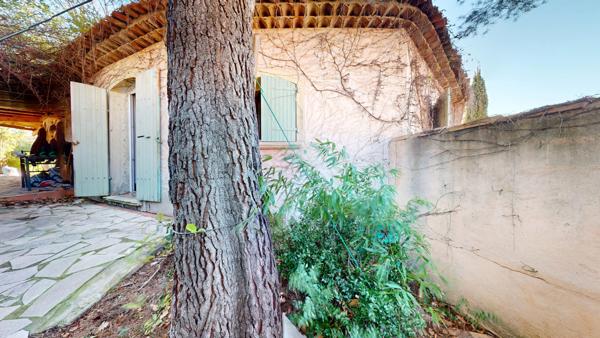 Aubagne (13400) A RENOVER – Maison provençale avec jardin