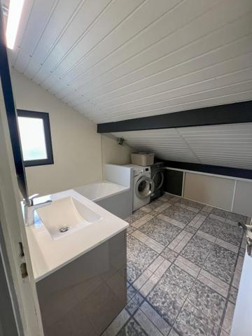 Maison familiale 4 chambres à Grésy-sur-Aix avec jardin, double garage, piscine (73)