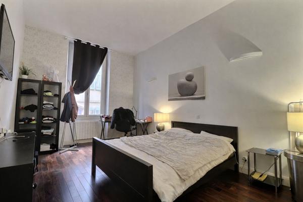 OPERA - 13001 - BUREAUX - 4/5 PIECES