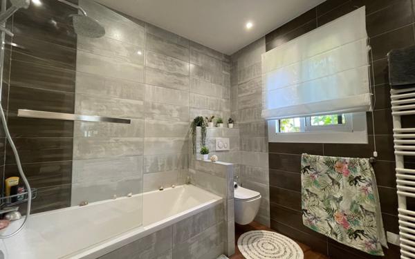 Maison à vendre    6 pièces •  Aytré