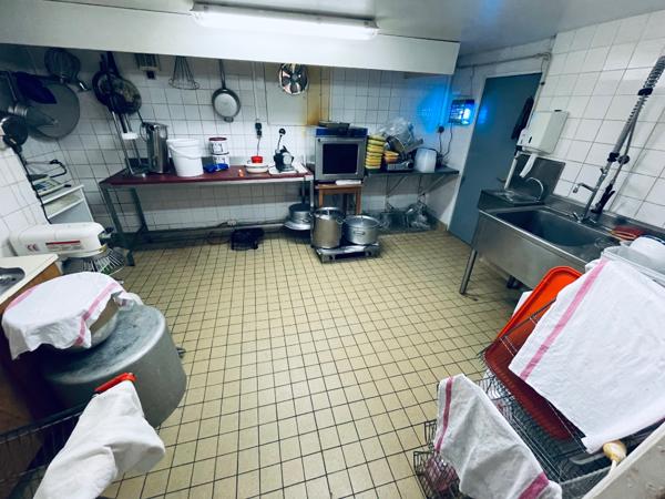 EPICERIE - BOUCHERIE - 27370 -