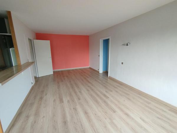 A LOUER : T3 à LILLE • • 930 € CC • Réf. 1539-36